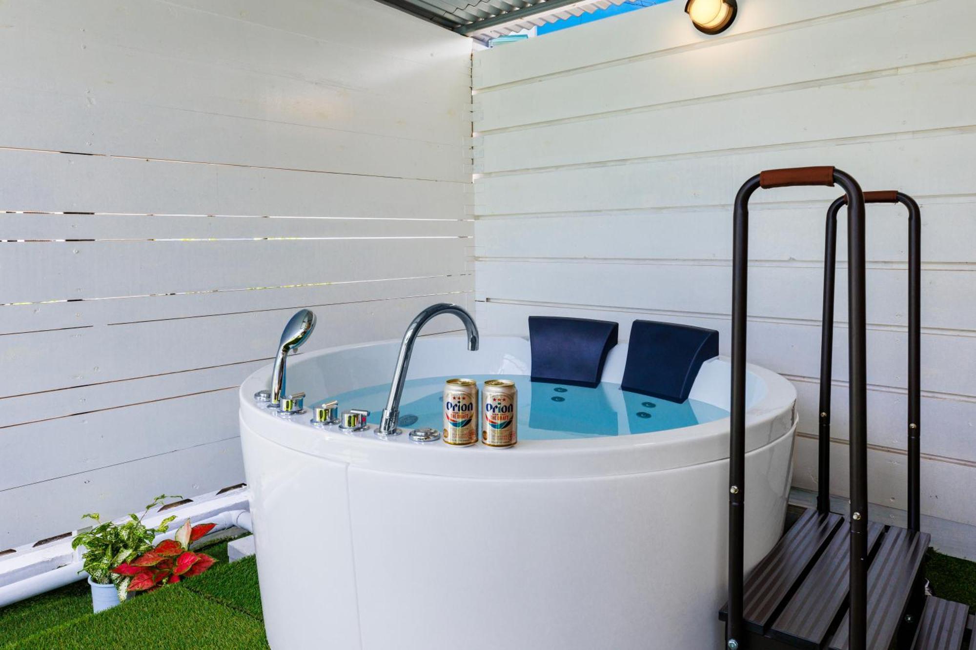新規オープン サウナ Bbq ジャグジー付き 最大7名 無料駐車場4台 ビーチまで車で5分 Sky House Villa Uruma Exterior photo